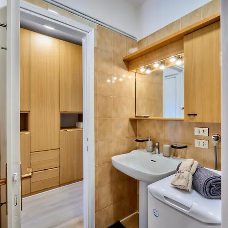 Pinus Apartament Varenna